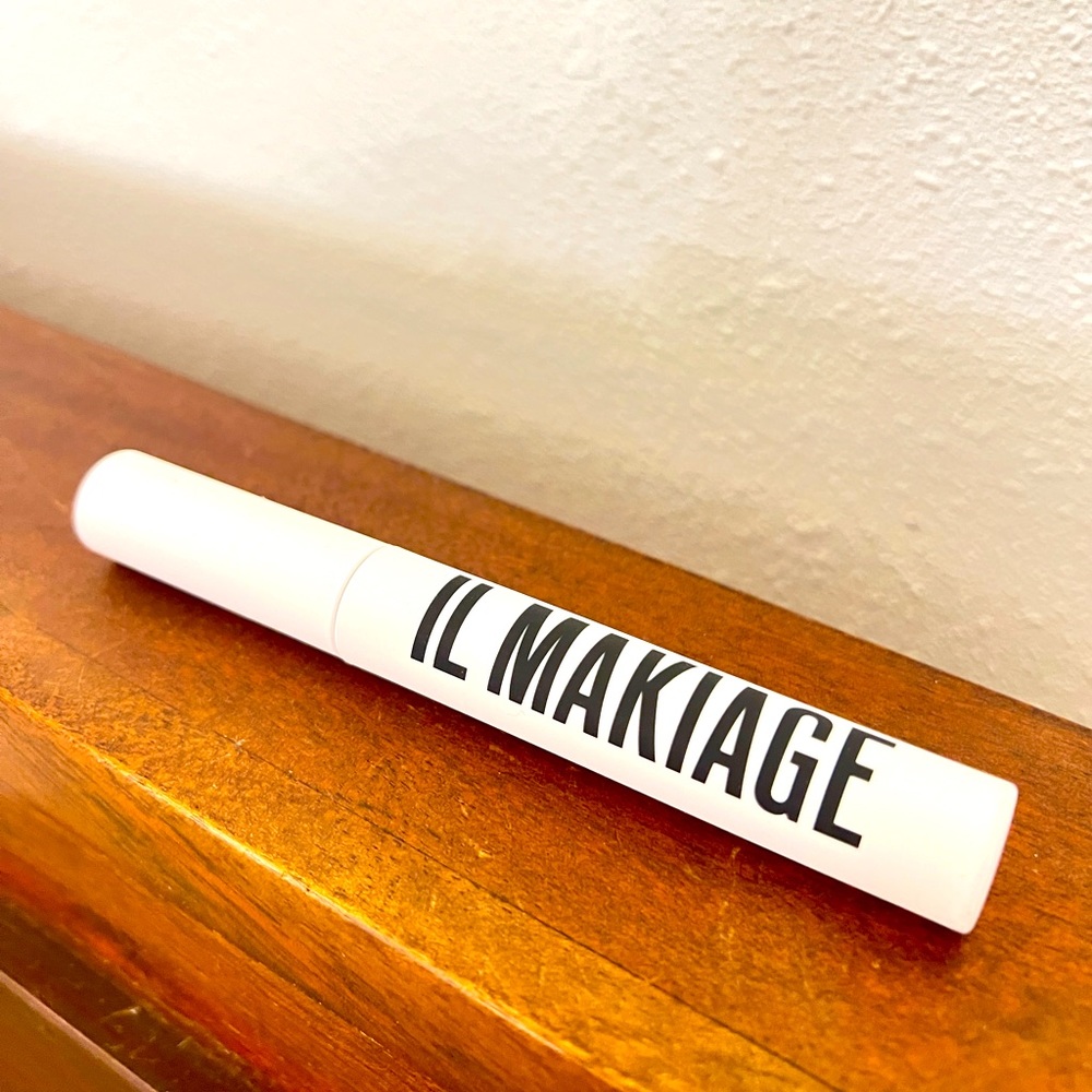 IL MAKIAGE BLACK CARD MASCARA NWT